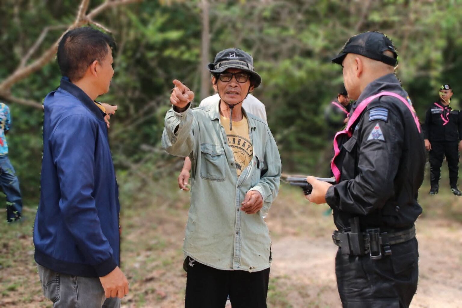 กองทัพภาคที่ 2 ชี้แจงปม “ชาวบ้านหาอึ่ง” เจอทหารเพื่อนบ้านหรือกลุ่มลักลอบค้ายา!